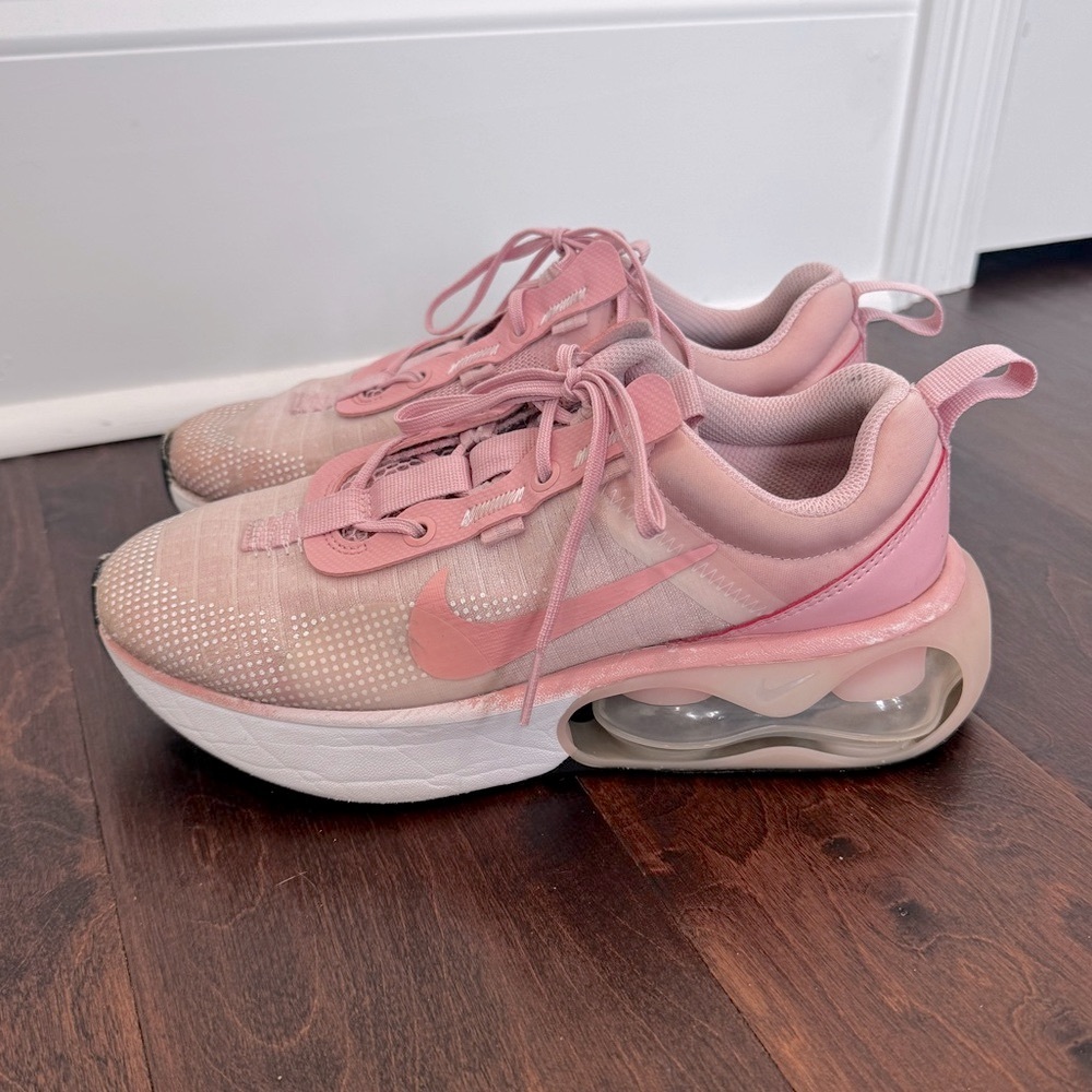 Nike Air Max Girls Triple Pink Youth size 5 Sneakers Shoes Workout Exercise